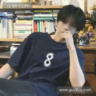 万桢翼